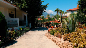 The Almond, Kyrenia